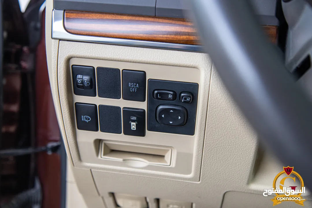 Toyota Land Cruiser 2017 Gx-r V8  السيارة بحالة الوكالة و قطعت مسافة 80,000 كم