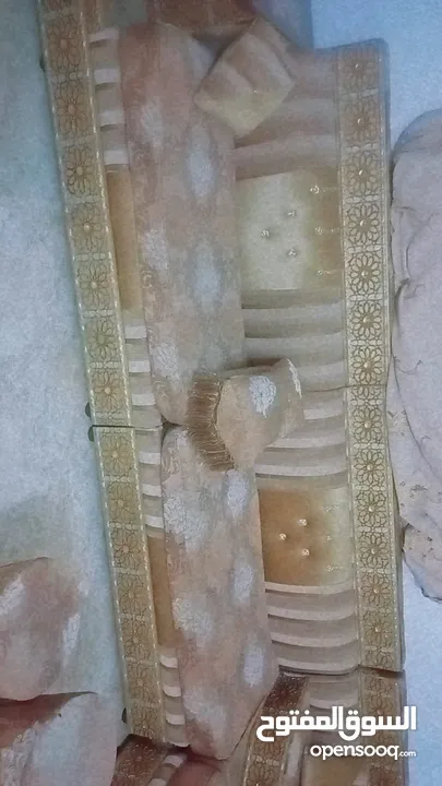 طقم كنب مستعمل في حالة جيدة