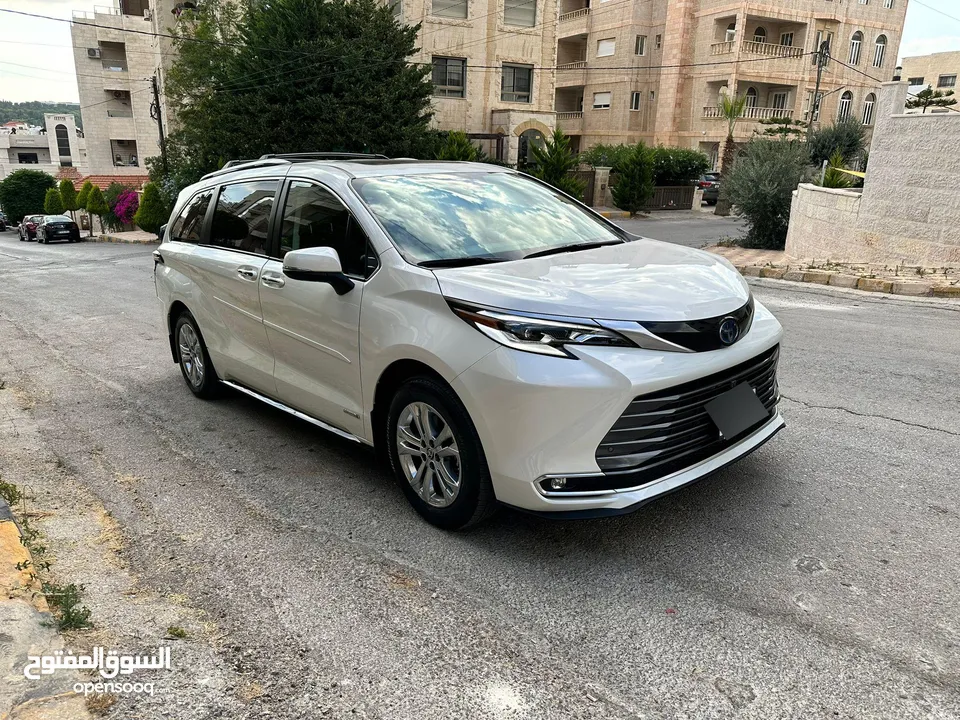 2021 Toyota Sienna Platinum Hybrid AWD