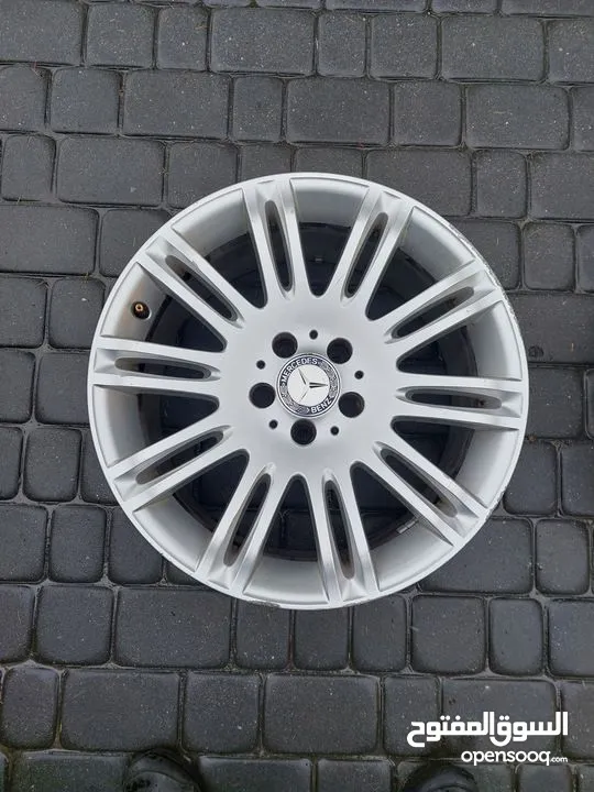 Mercedes E-class Rims 18 inches wanted / أريد