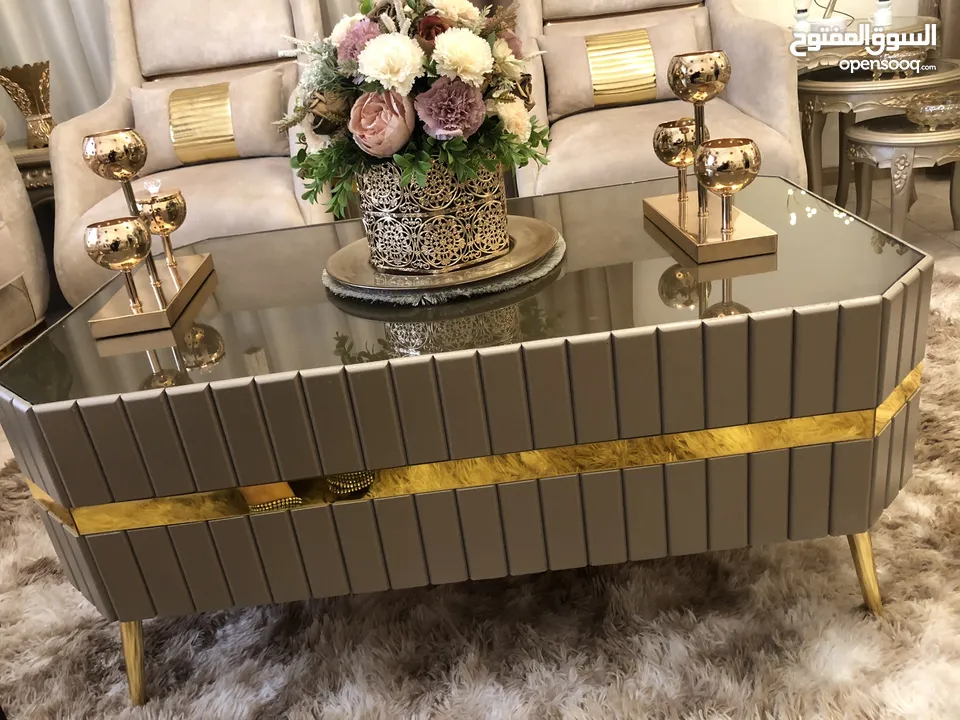 طاولات وسط وسيرفيس