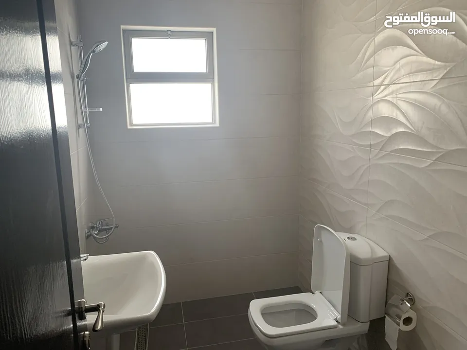 شقة ارضية للبيع - عبدون الشمالي- قرب السفارة البريطانية. Flat for sale-Abdoun-Near British embassy