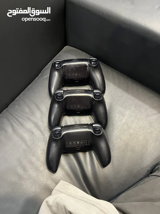 ثلاث أيدين بلايستيشن 5 اصلي شبه جديد