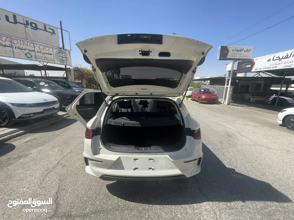 بي واي دي E2 , كمفورت 405 كيلو بالشحنه ، شبه وكاله