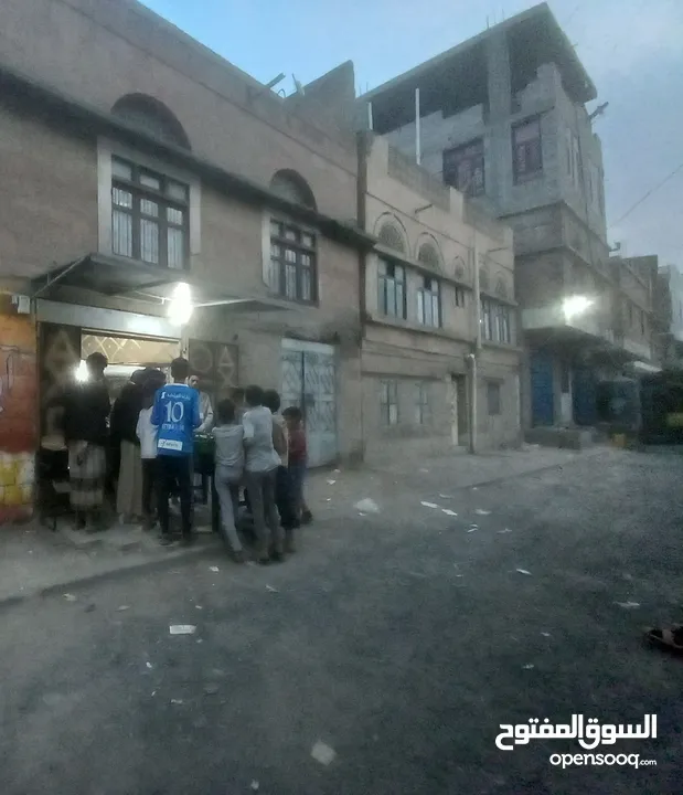 للبيع محل بلاستيشن