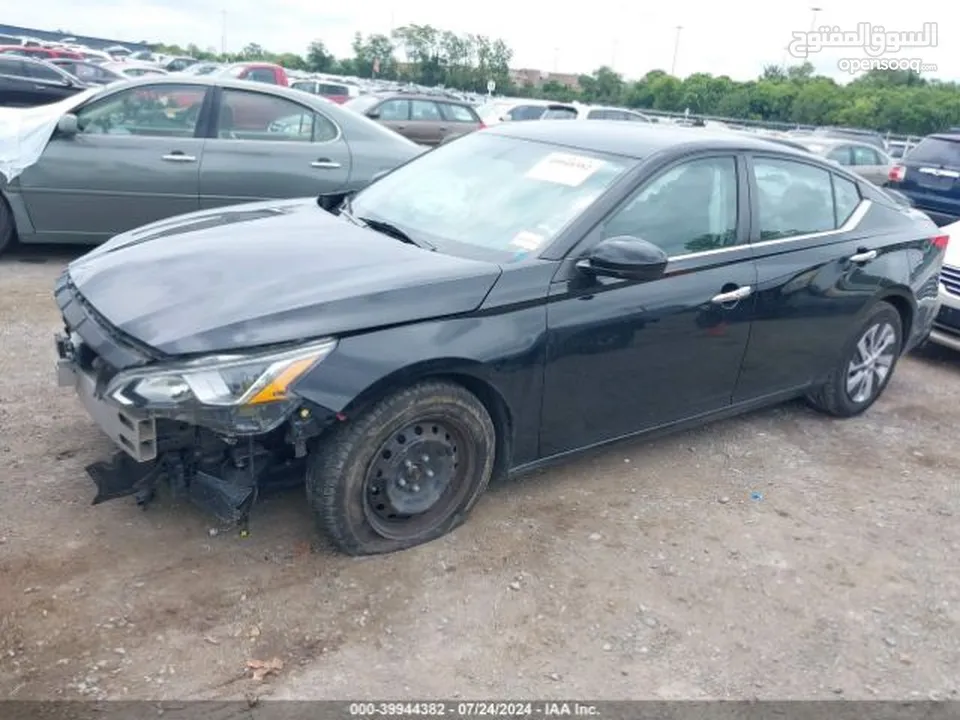 Nissan Altima Model 2020 Black color inside Black