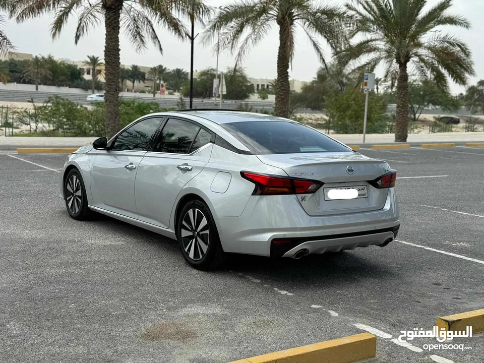 Nissan Altima 2019 (Silver)