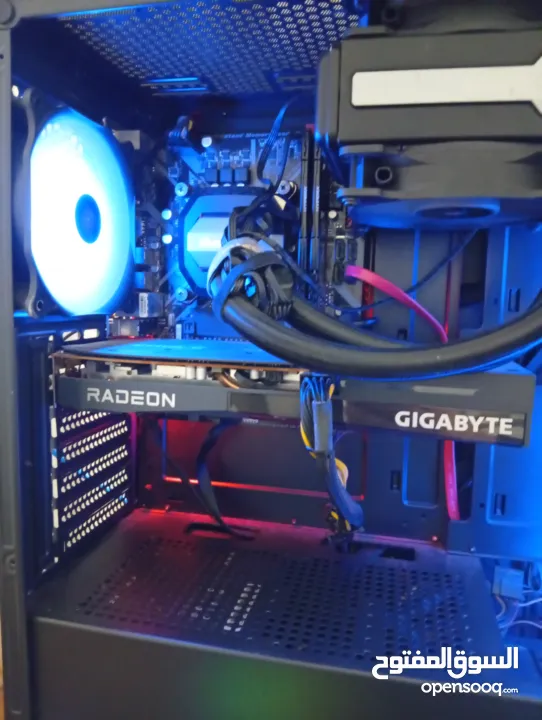 كمبيوتر جيمنغ وحش بلآداء مع تبريد مائي مغلق مستعمل لمدة خفيفة شبه جديد