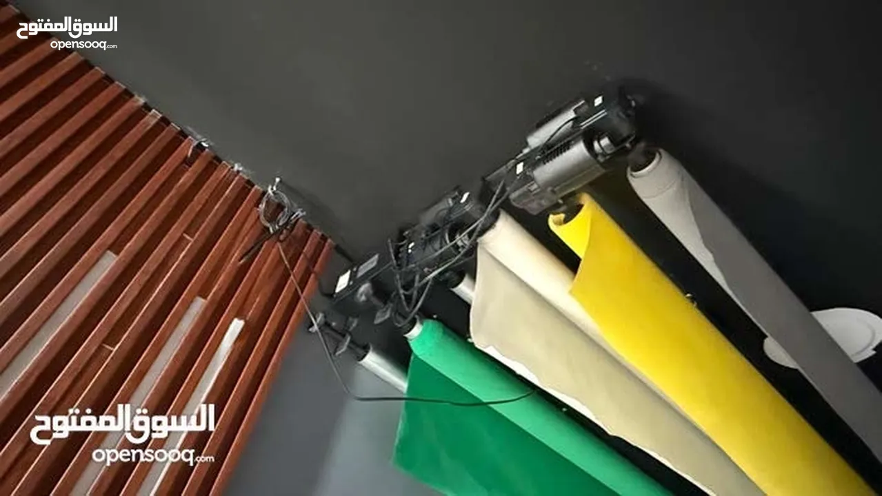 حامل خلفيات كهربائي 6 خلفبات مع معدات اخرى