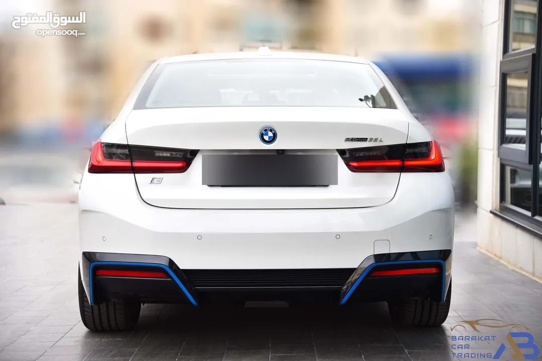 بي ام دبليو الفئة الثالثة كهربائية بالكامل 2023 BMW i3 eDrive35L EV M Power Kit_Full Option