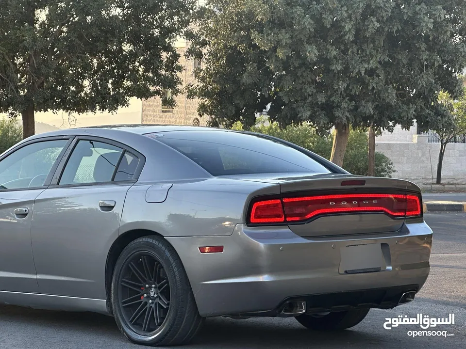 Dodge charger model 2011 (3600cc) for sale