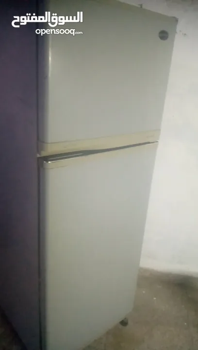 يوجد غاز يونيفرسال مستعمل للبيع وثلتجه جنرال مستعمله تبريد ممتاز بحاله جيده جدا