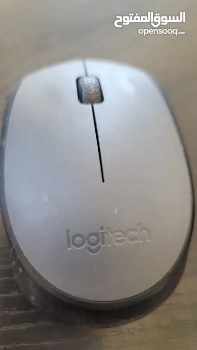 جهاز لاب توب LENOVO بحالة الوكاله مع شاحن وحقيبه وماوس ولوحة مفاتيح اضافيه .