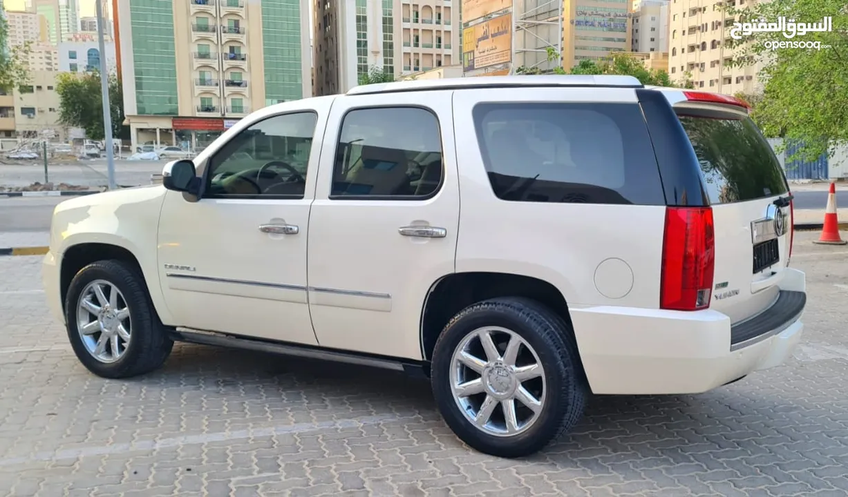 GMC YUKON DENALI GCC 2012  FULL OPTION  . PEARL WHITE