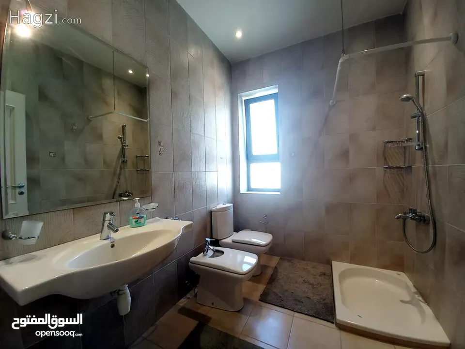 شقة مفروشة للإيجار في الدوار الرابع  ( Property 31962 ) سنوي فقط