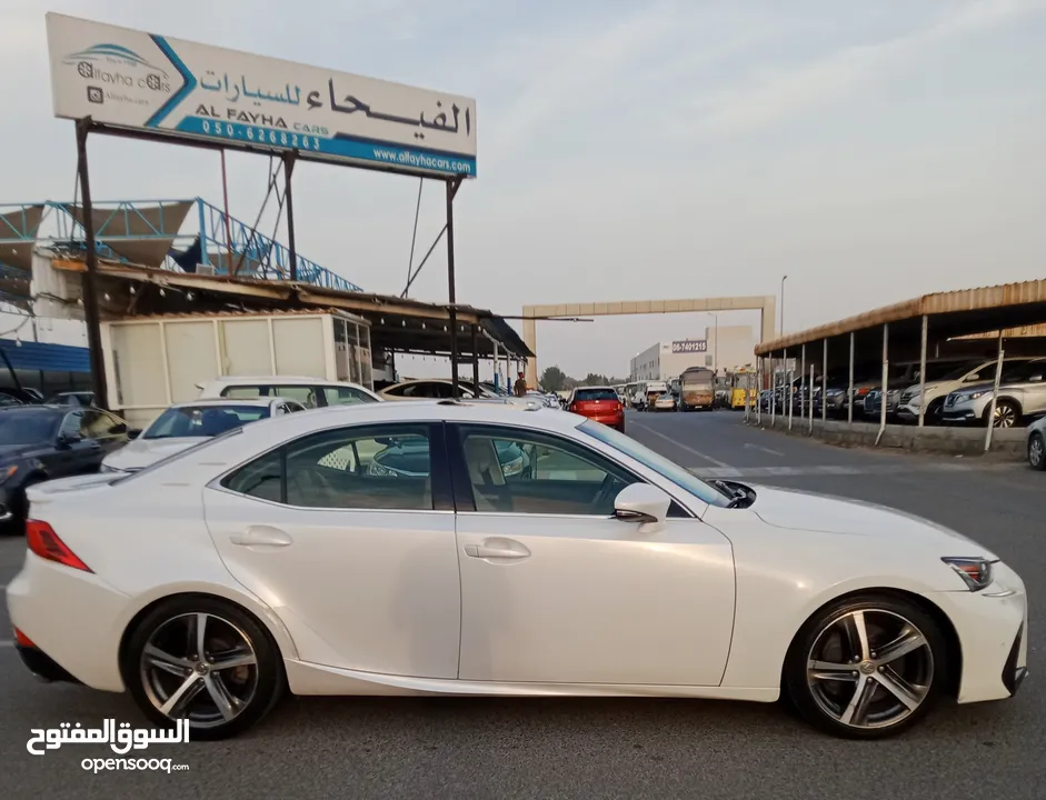 Lexus is350 V6 3.5L Full Option Model 2017