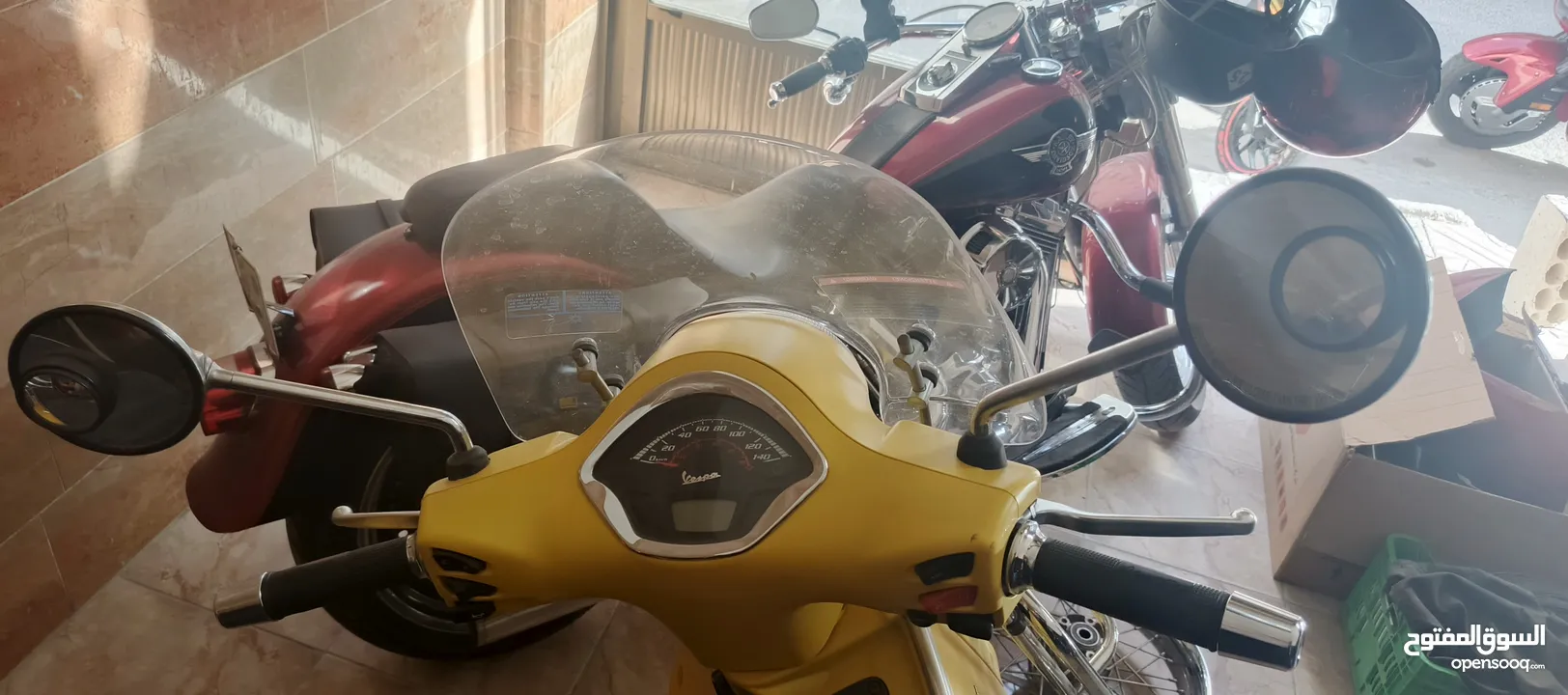 Vespa GTS Super 300 فيسبا جي تي اس سوبر 300  موديل ال2018 بحالة الوكالة