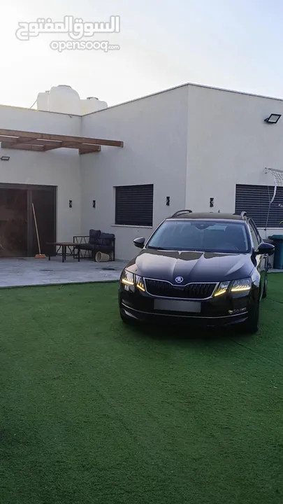 سكودا اوكتافيا ستيشن مديل 2017 للبيع