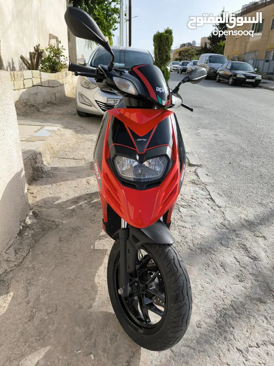 سكوتر ابريليا 150cc وكاااالة محافظ عليه بسعر جيد