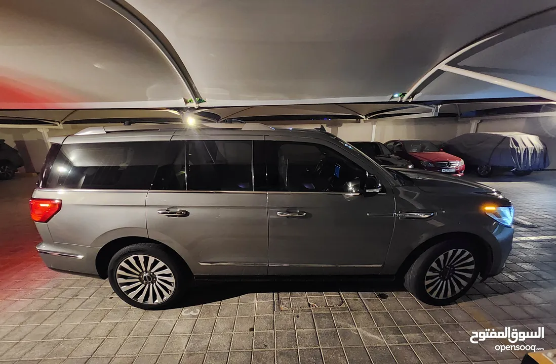 Like Brand New Lincoln Navigator 2019