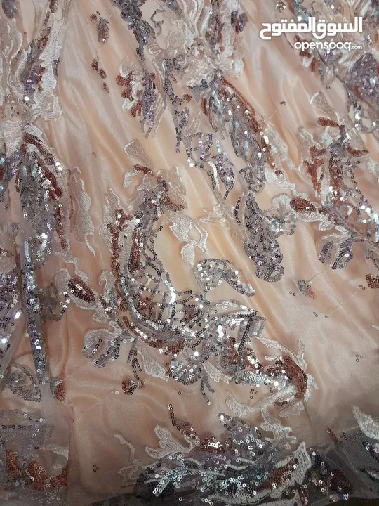 فستان سهرة مستعمل مرة واحدة فقط