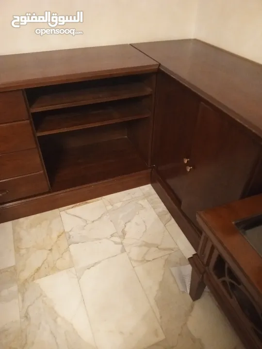 رفوف مكتبيه
