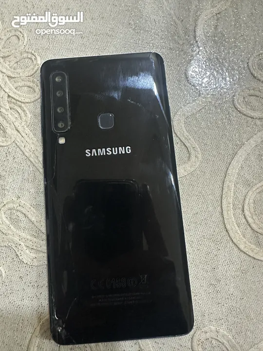 سامسونج A9 بحالة ممتازه مع كرتونته