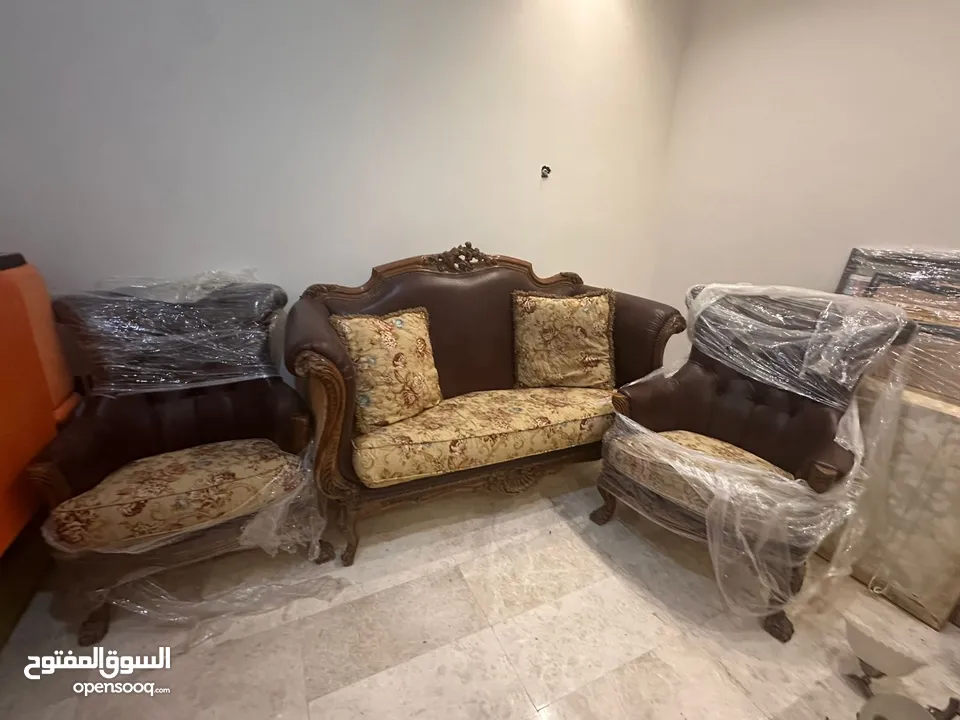 طقم اثاث غرفة صالون اشلي بحالة جيدة للبيع