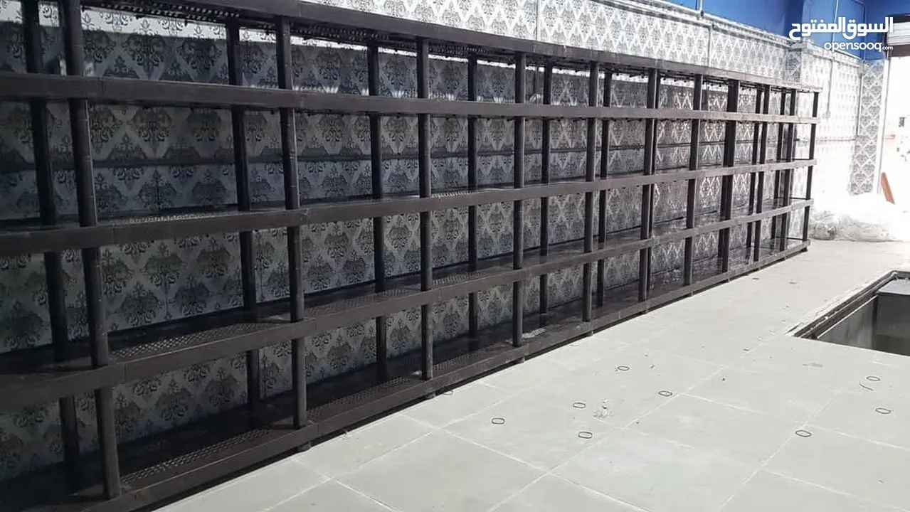 رفوف بلاستيك قوية ومتينة
