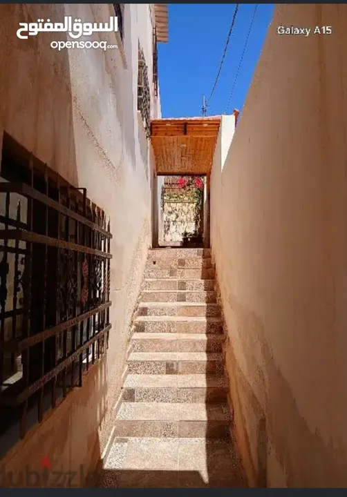 منزل شبه فيلا للبيع
