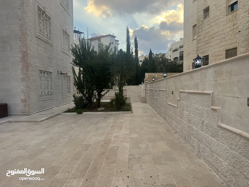 قصر فيلا فخمة جدا للبيع في الجبيهه