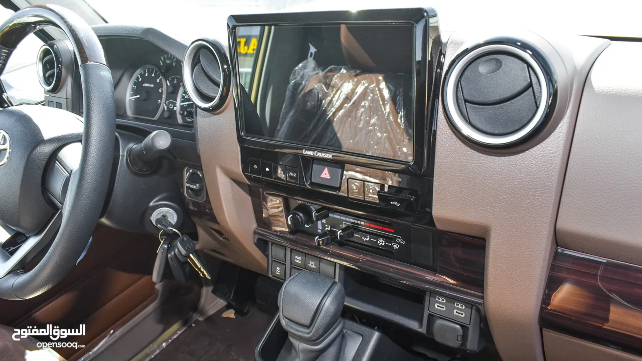 Toyota Land Cruiser Pickup LX 4.0L V6 Petrol Single Cabin AUTO TRANSMISSION
