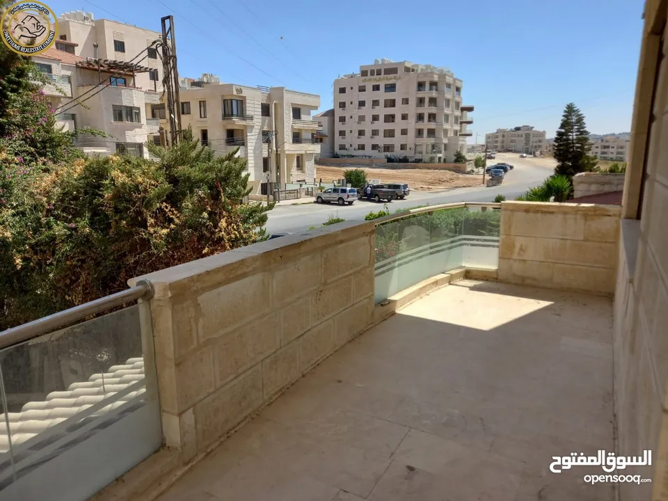 شقة طابقية مميزة للبيع في دير غبار طابق اول 275م تشطيب سوبر ديلوكس بسعر مغري
