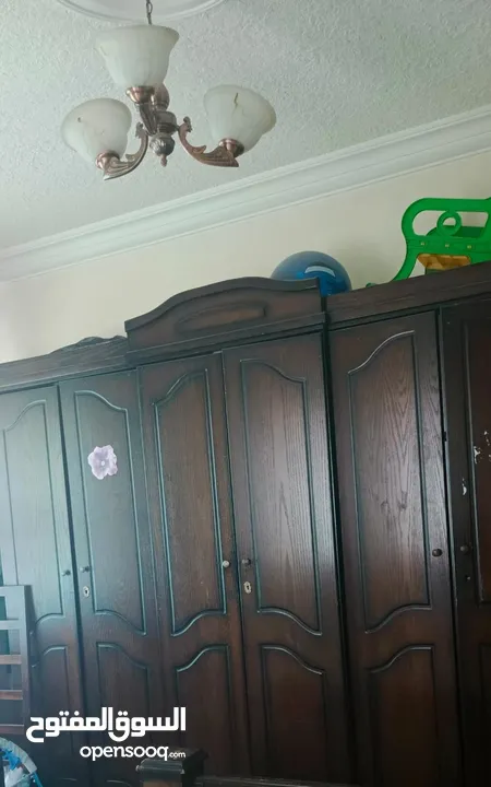 غرفة نوم مستعملة  بحالة جيدة