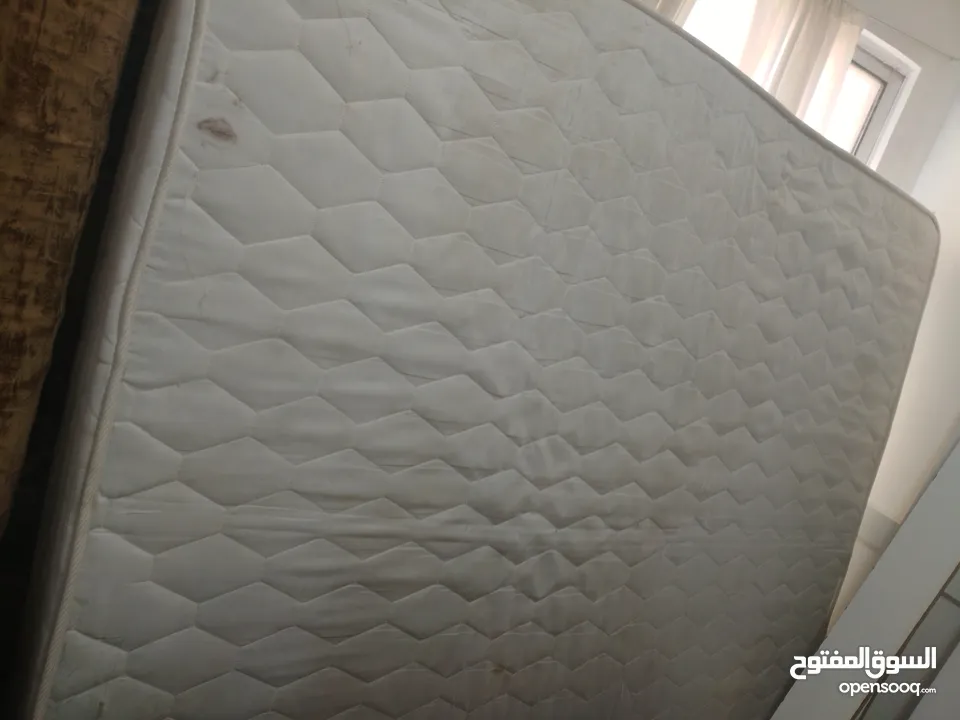 فرشة تخت للبيع