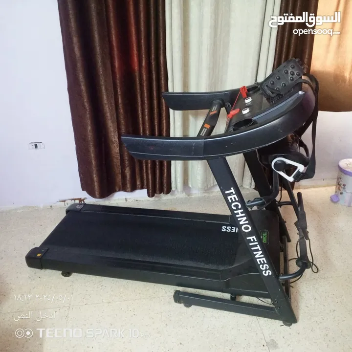 جهاز رياضه وجهاز تكسير دهون الجهاز ما في اشي  وفي سمعات داخليه للبيع  التواصل علي واتساب علي الرقم