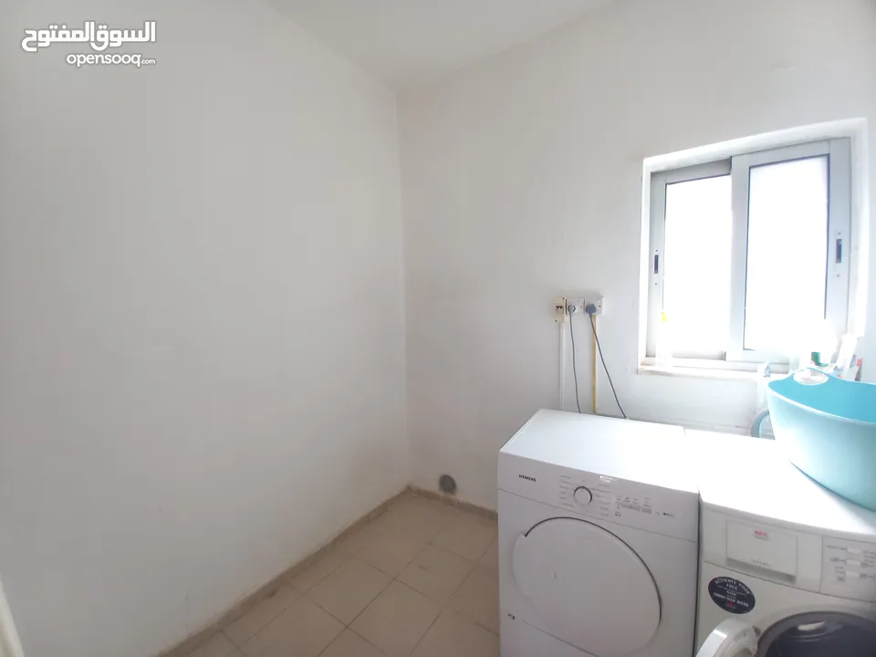 شقة غير مفروشة للإيجار 400م2 ( Property 19553 )-174847773