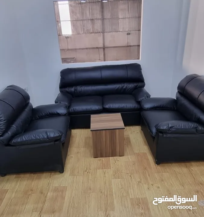 طقم الكنب المكتبي كنب طبي 4 مقاعد بسعر مميز  متوفر الان باللون الاسود والبني الغامق