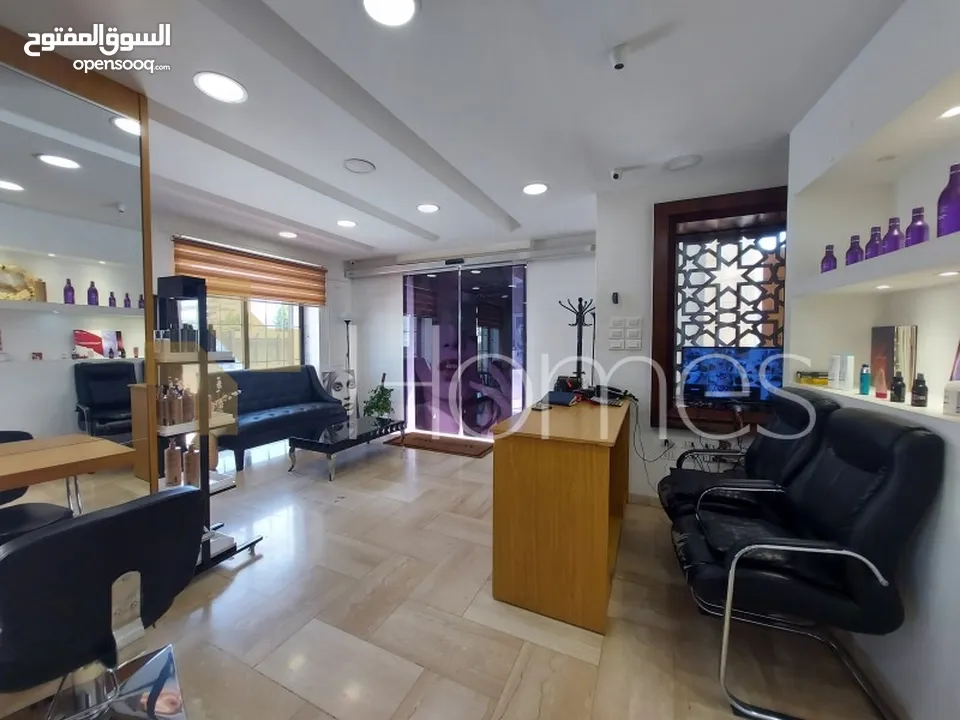 فيلا برخصة مهن و موقع حيوي للبيع في عمان - خلدا , مساحة البناء 680م