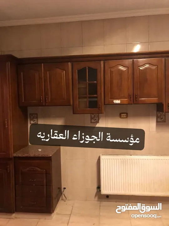 بيت مستقل فارغ للايجار في منطقة الزهور مساحة 250 متر داخلي مع حديقة 300 متر