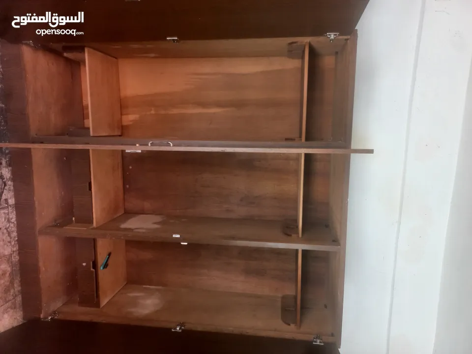 خزانة لاتيه ثلاث ضرف