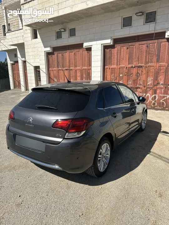 ستروين c4 .