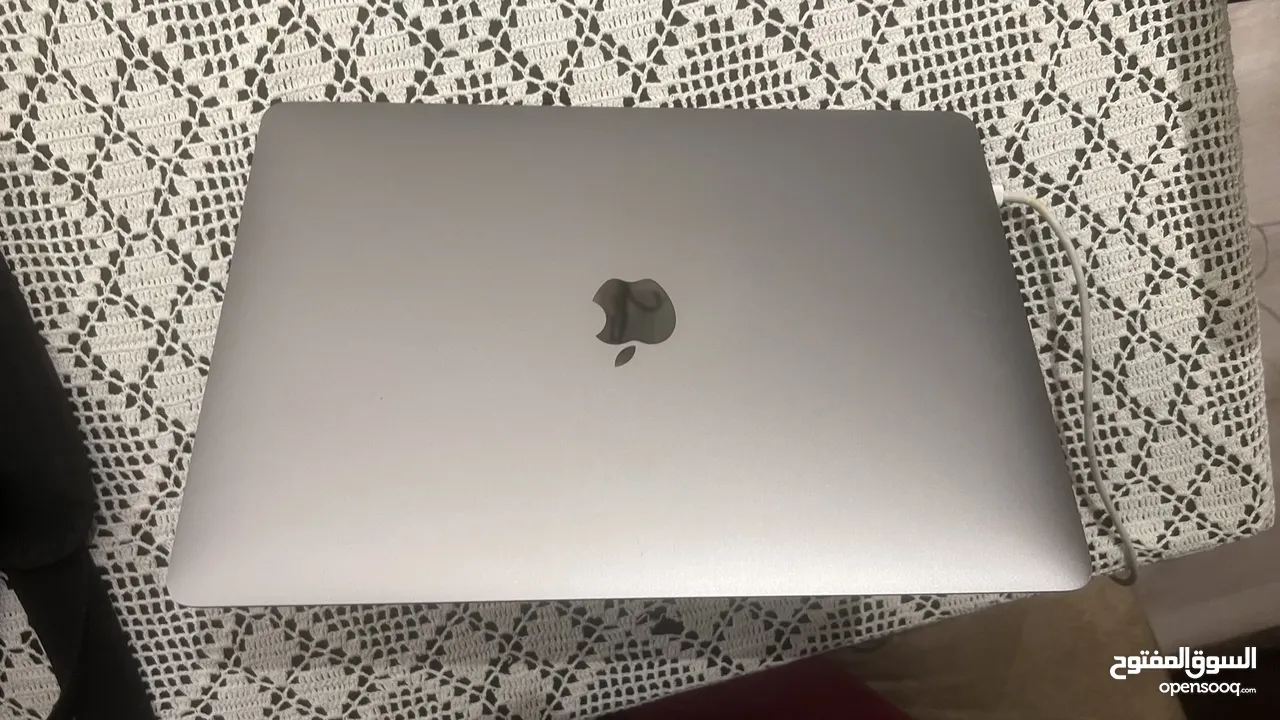 Laptop macbook pro 13.3inch  2020  four thunderbolt 3 ports