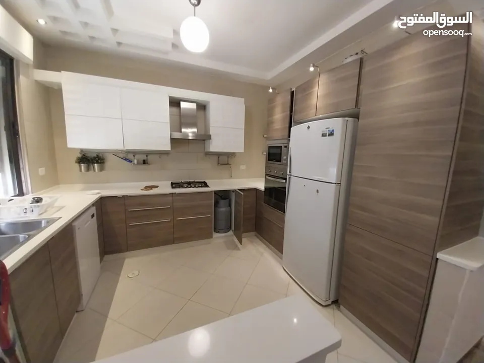 شقة مفروشة للإيجار 180م2 ( Property 38754 )