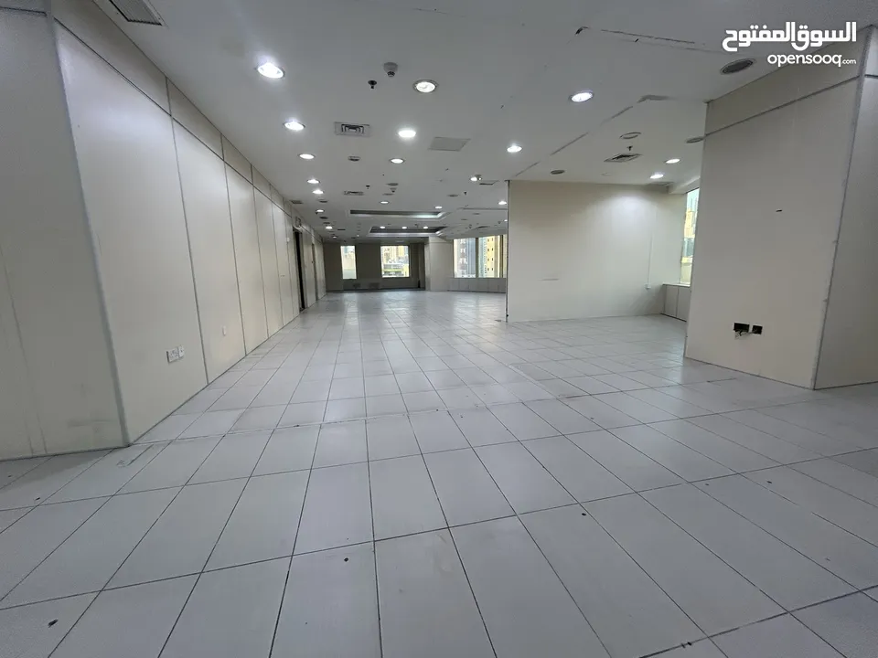 Commercial floor 600 sq meter for rent