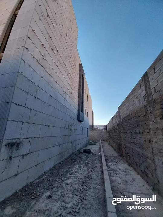 فيلا قيد الإنشاء للبيع من المالك مباشرة