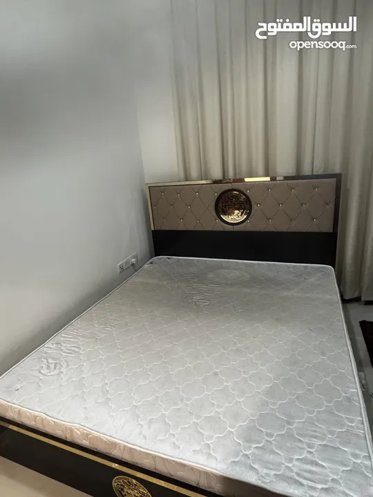 Bed set without mattress