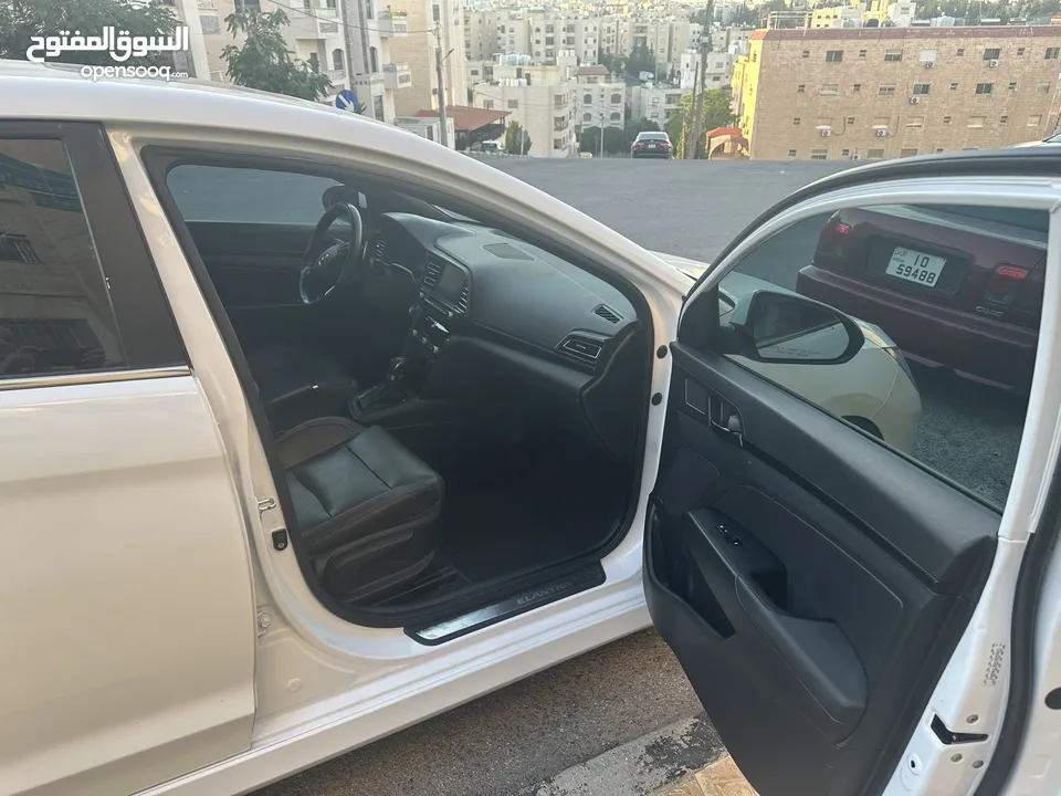 2019 Elentra Turbo.
