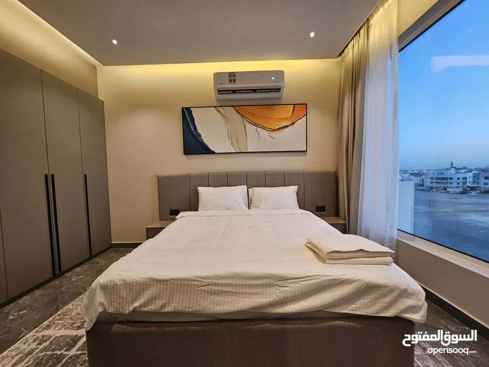 شقق سكنية فاخرة مفروشة بالكامل بإرقى الاثاث شاملة للماء والكهرباء . انترنت مجاني