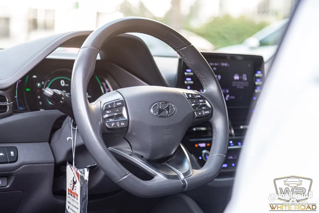 Hyundai Ioniq Hybrid 2021  السيارة وارد كوريا و بحالة ممتازة جدا و قطعت مسافة 135,000 كيلو متر